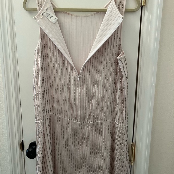 This beautiful short rhinestone dress. - Picture 3 of 5